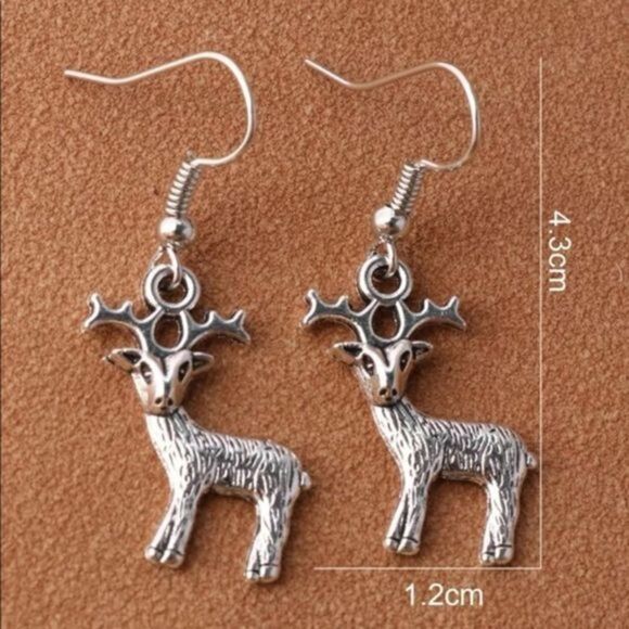 Antique Silver Elk Reindeer Holiday Winter Christmas Animal Drop Dangle Earrings - Picture 2 of 6